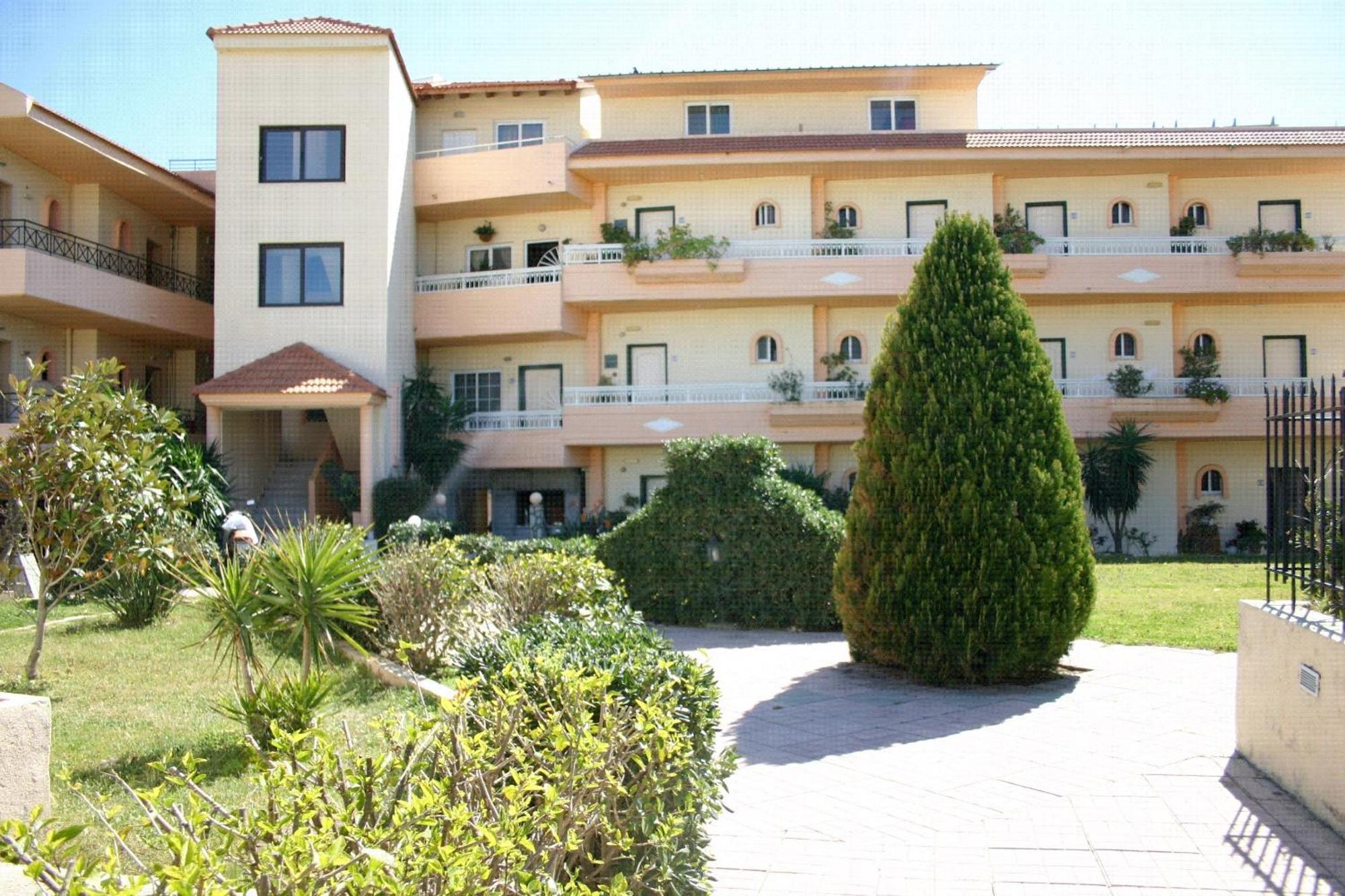 Lyristis Dinos Studios & Apartments Faliraki Bagian luar foto