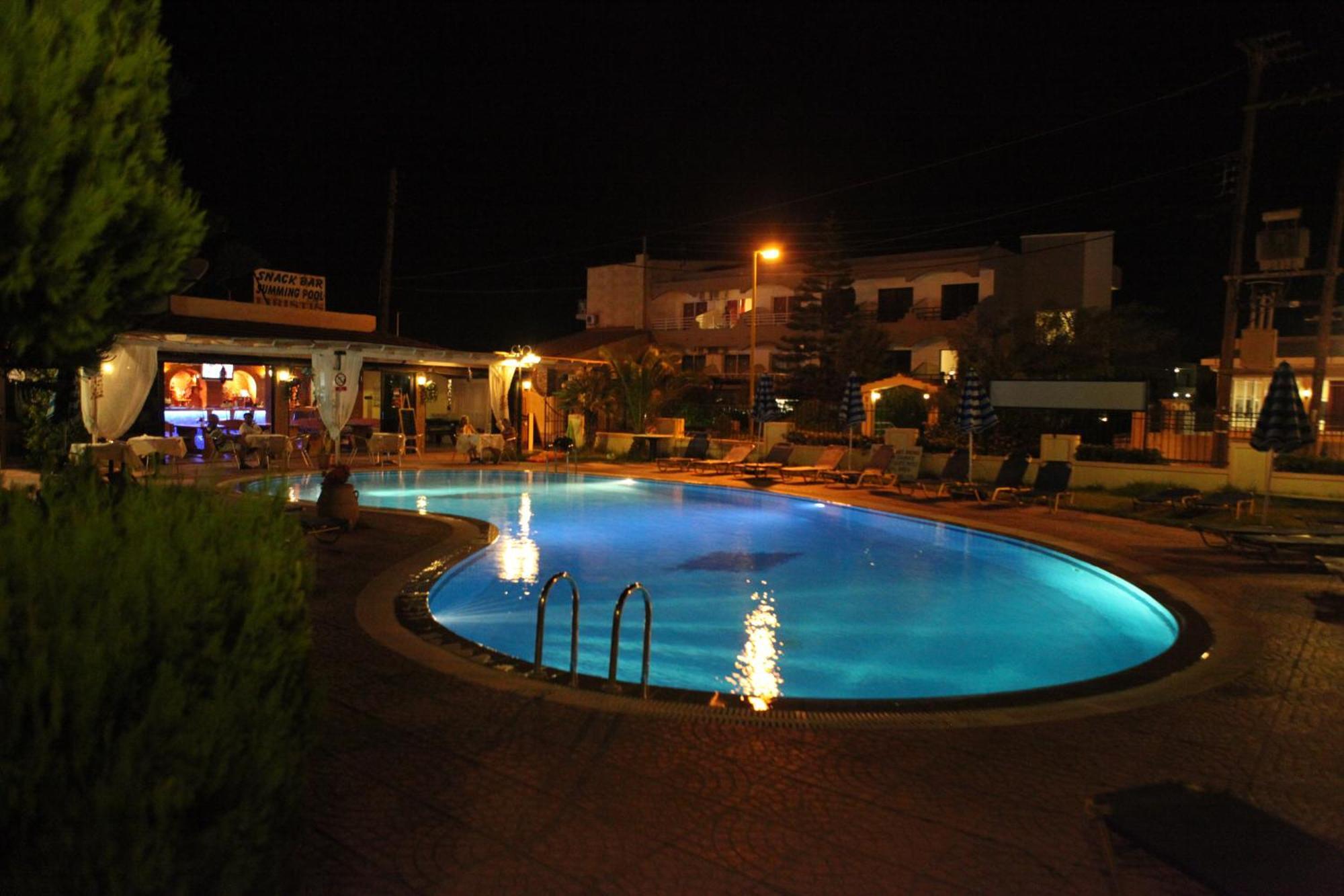 Lyristis Dinos Studios & Apartments Faliraki Bagian luar foto