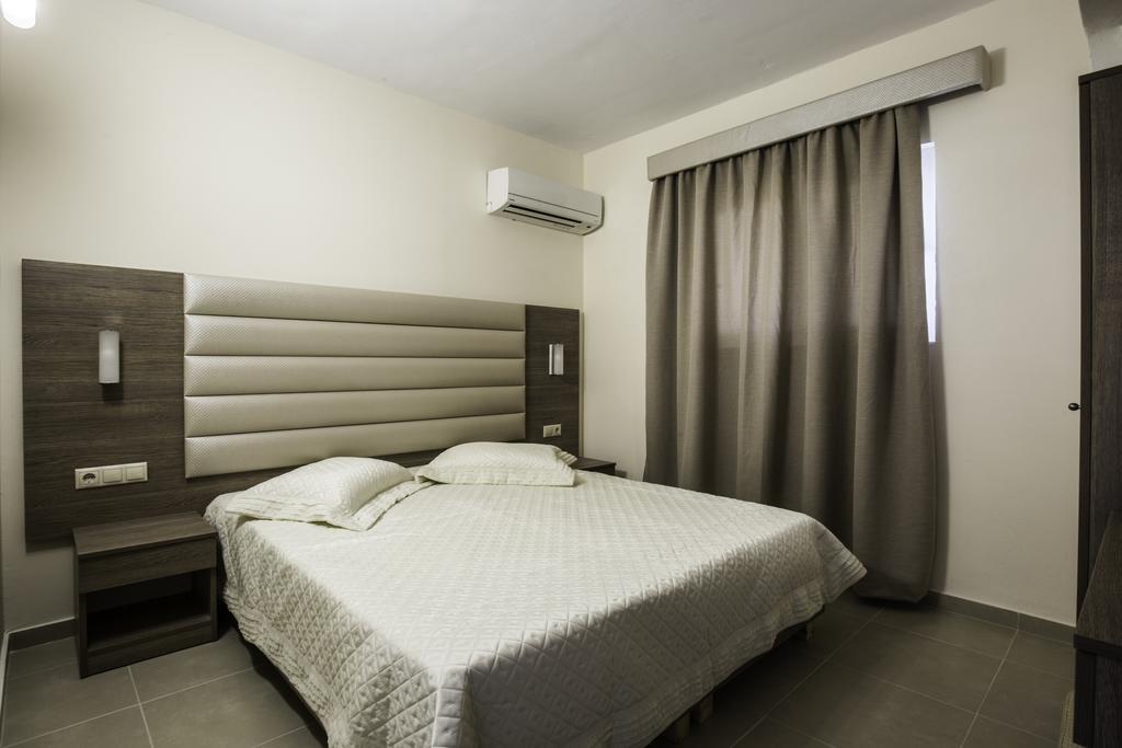 Lyristis Dinos Studios & Apartments Faliraki Bagian luar foto