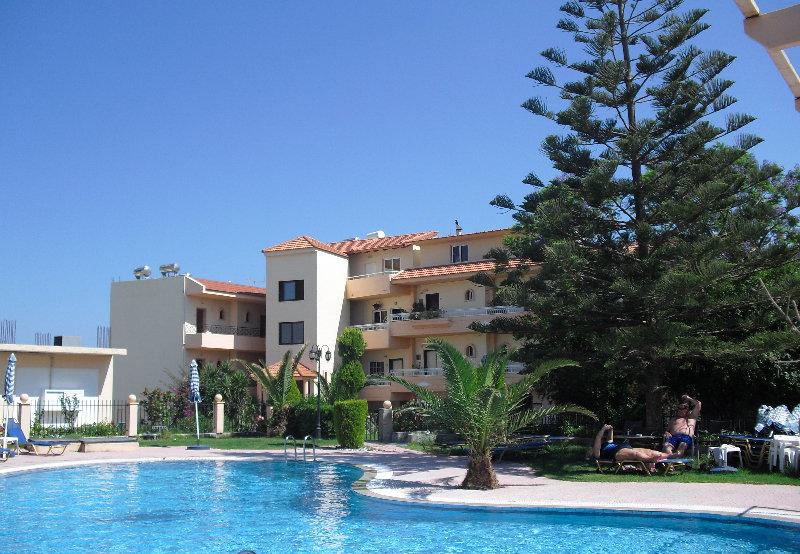 Lyristis Dinos Studios & Apartments Faliraki Bagian luar foto