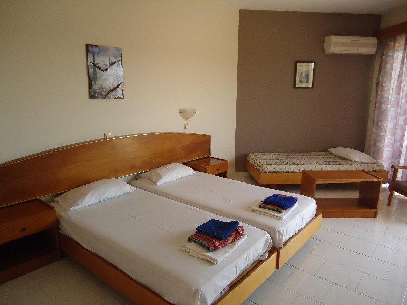Lyristis Dinos Studios & Apartments Faliraki Bagian luar foto