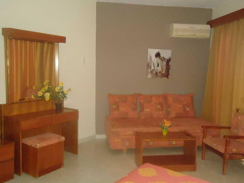 Lyristis Dinos Studios & Apartments Faliraki Bagian luar foto
