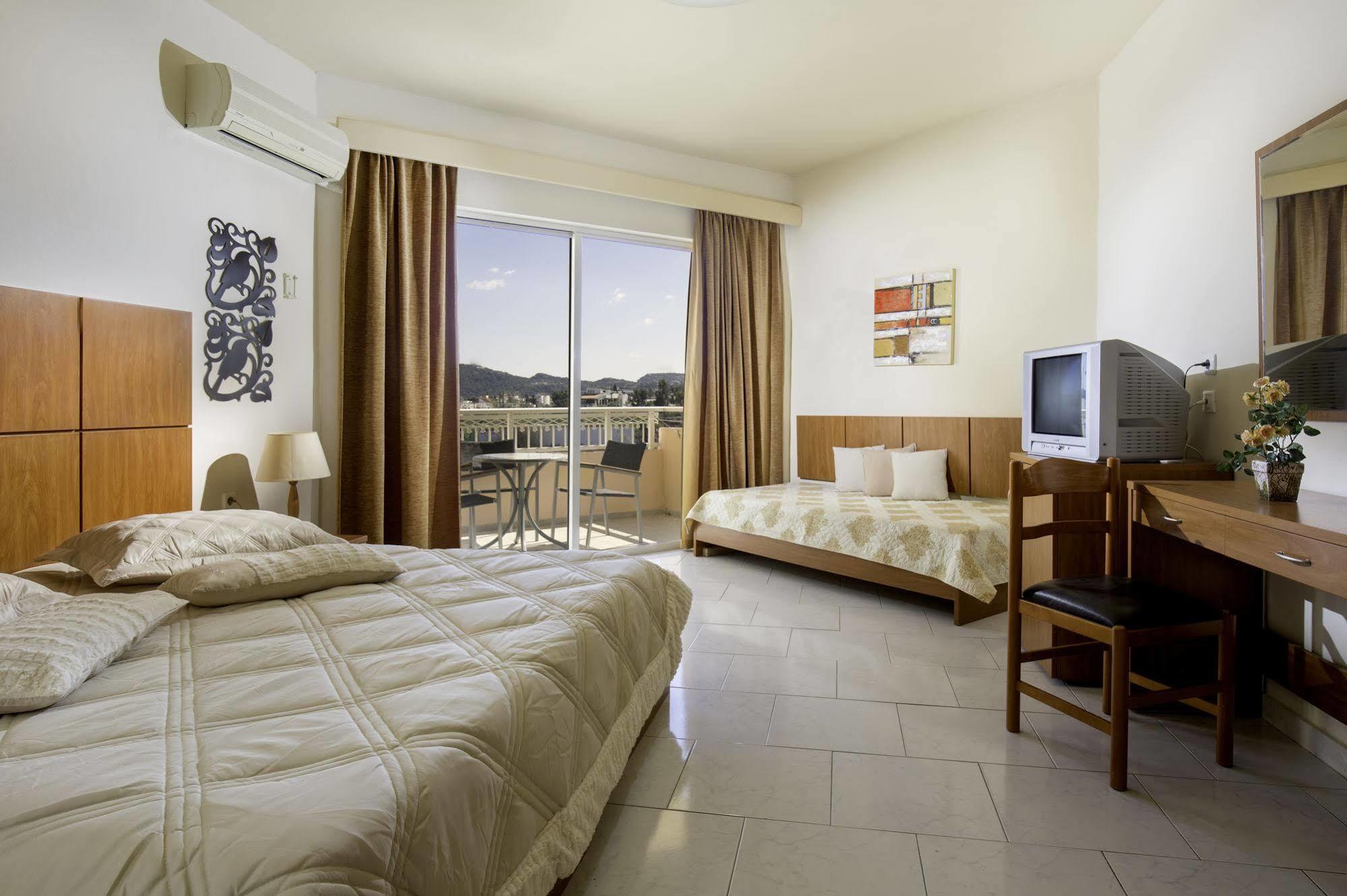 Lyristis Dinos Studios & Apartments Faliraki Bagian luar foto