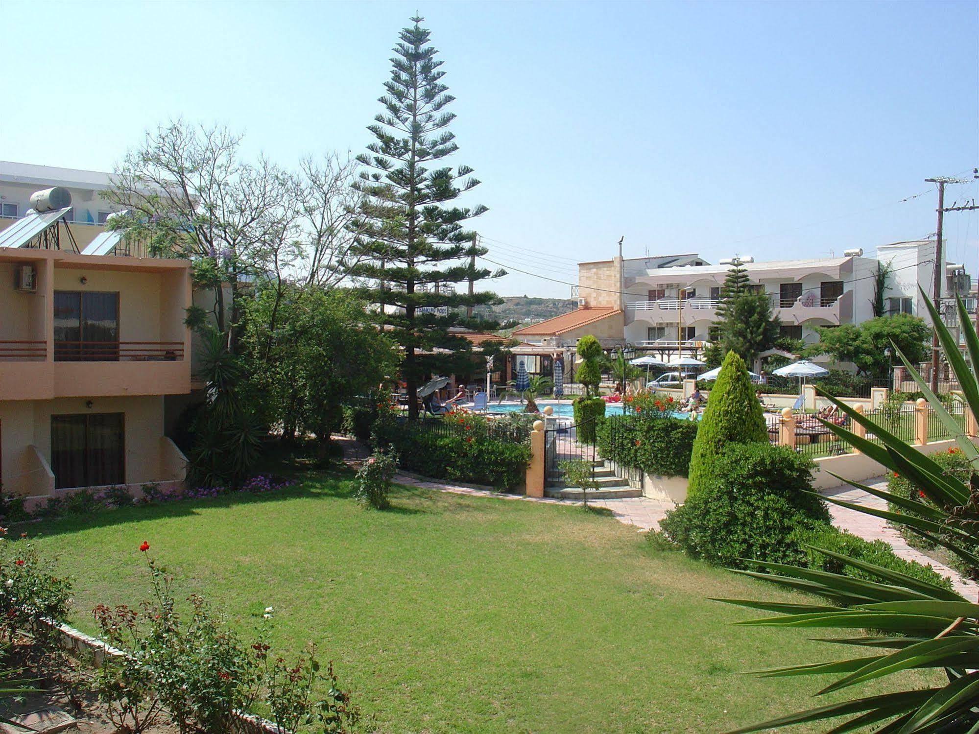 Lyristis Dinos Studios & Apartments Faliraki Bagian luar foto