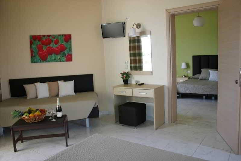 Lyristis Dinos Studios & Apartments Faliraki Bagian luar foto